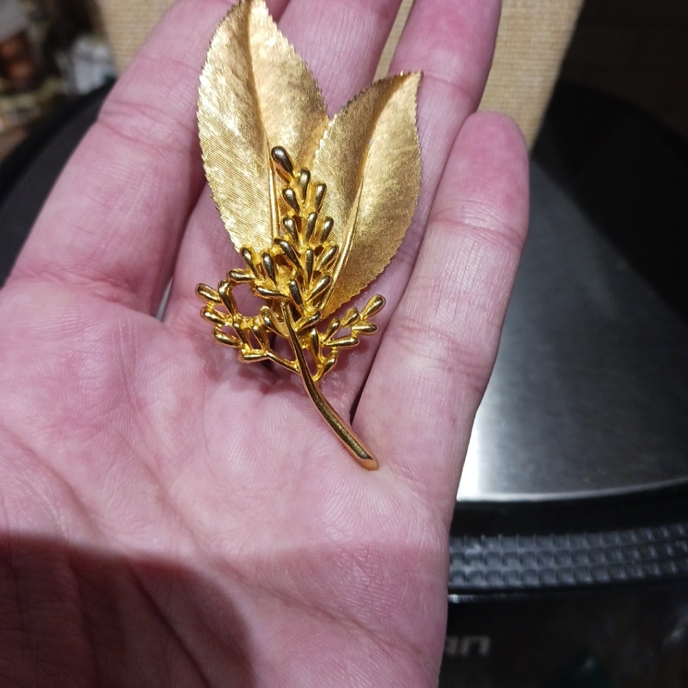 Vintage BSK Large 3" Gold Tone Leaf Brooch